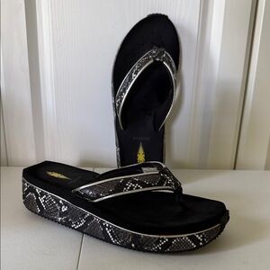 Volatile Black Snake-Print 1-3/4” Wedge Sandals with Silver Accents (sz 9)